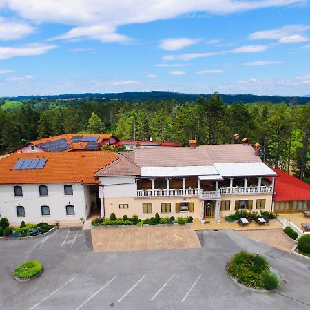 Finida, Motel, Restavracija In Pivovarna Obrov 외부 사진