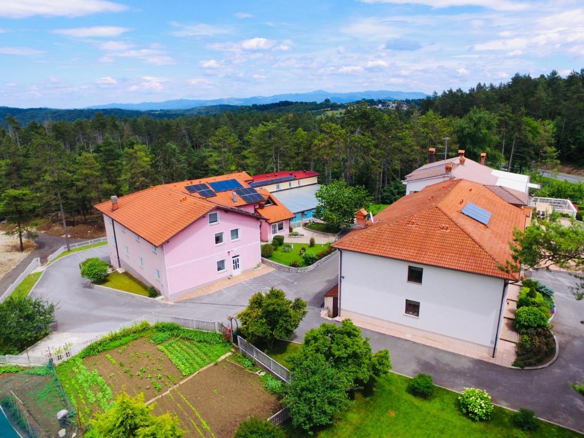 Finida, Motel, Restavracija In Pivovarna Obrov 외부 사진